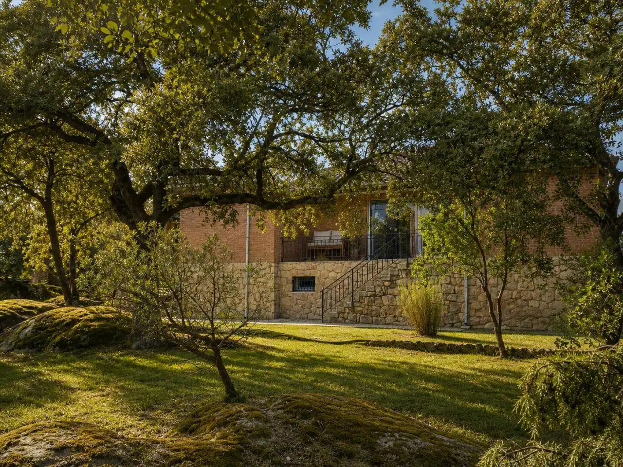 Exterior view of Houses for sale in La Cabrera  with Terrace