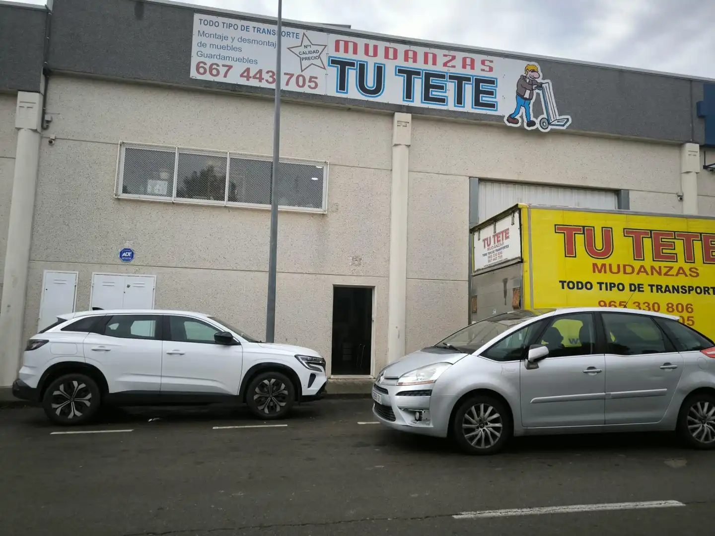 Aparcament de Nau industrial en venda en Alcoy / Alcoi