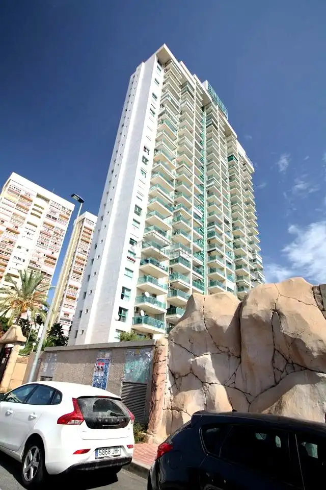 Vista exterior de Apartament en venda en Benidorm amb Terrassa i Alarma