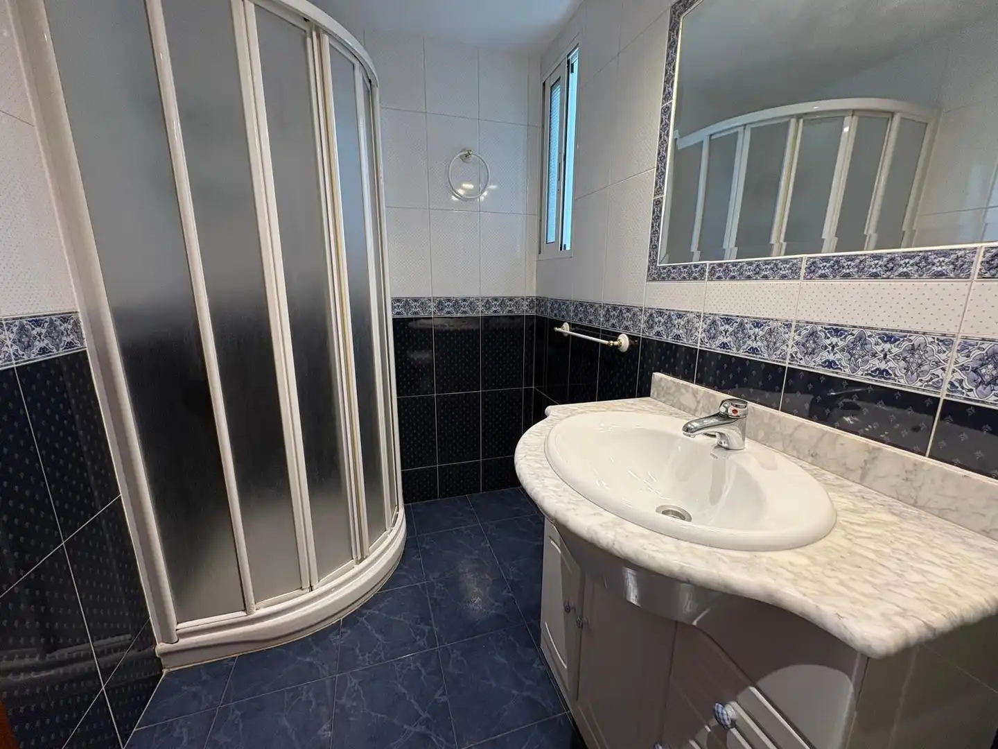 Baño de Piso en venta en Córdoba con Aire acondicionado, Calefacción y Trastero