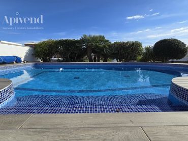 Xalet amb piscina en venda a Cap Ras