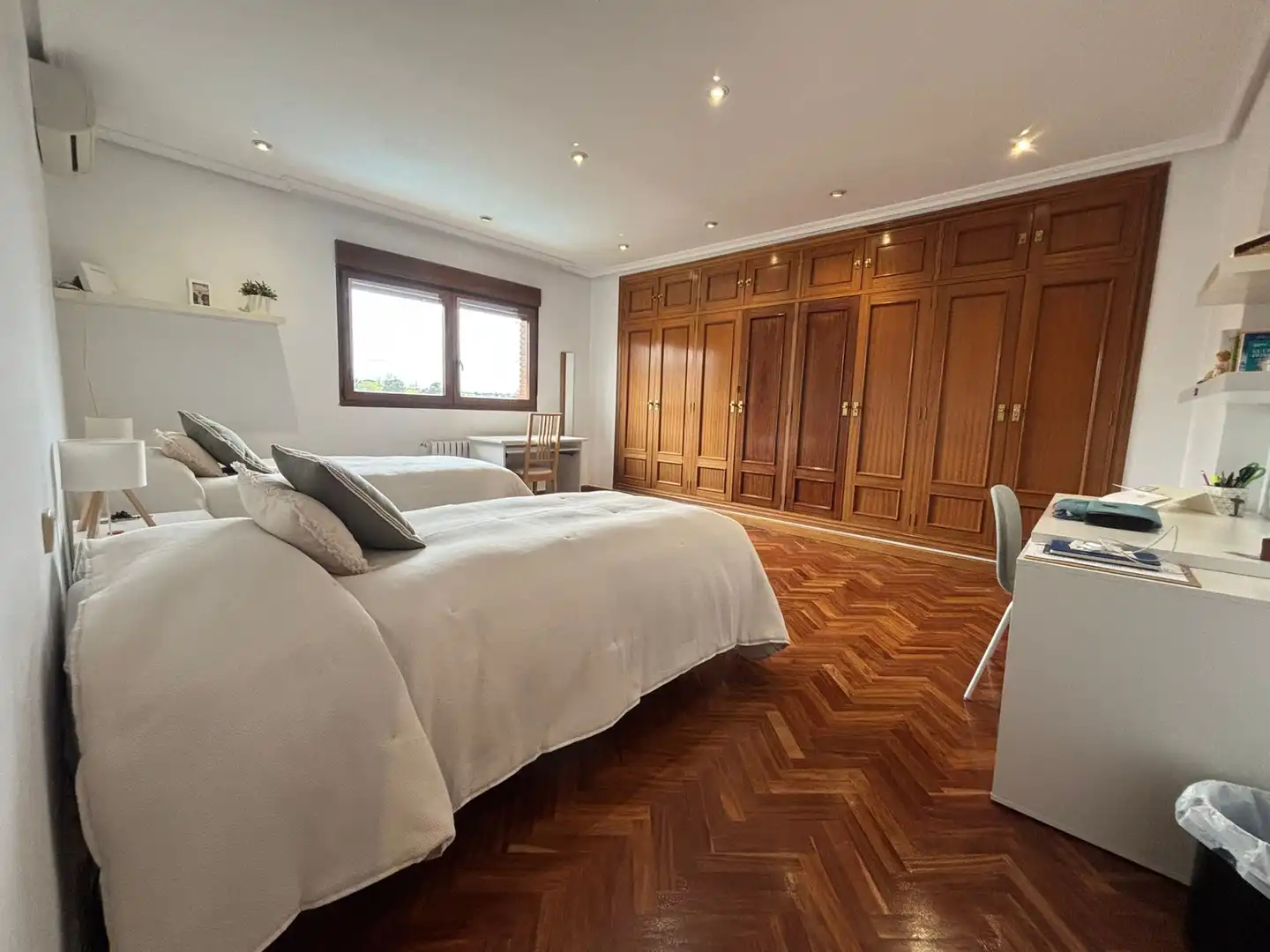 Dormitori de Casa o xalet en venda en Pozuelo de Alarcón amb Aire condicionat, Calefacció i Jardí privat