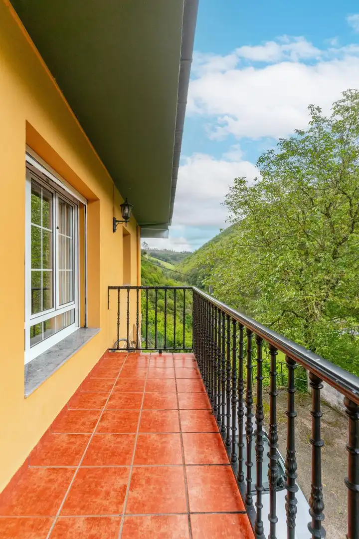 Casa o xalet en venda a RIOCASTIELLO, 28, Tineo