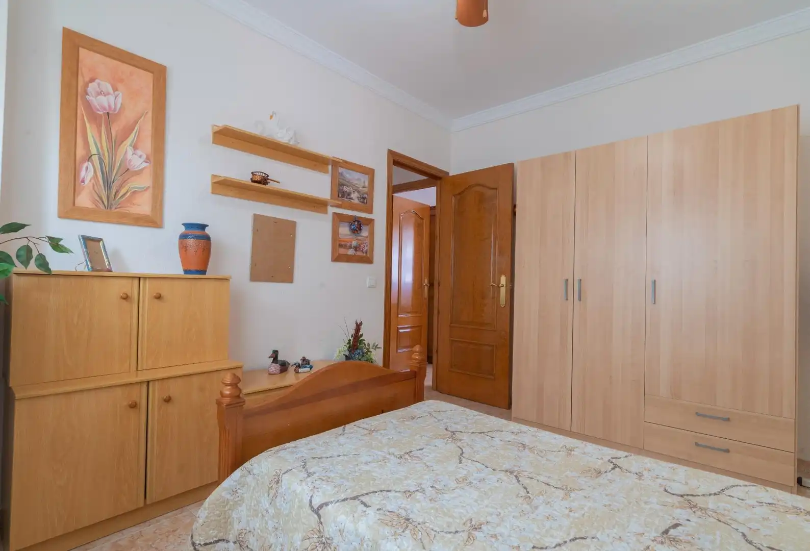 Dormitori de Apartament en venda en Mijas amb Aire condicionat, Terrassa i Moblat