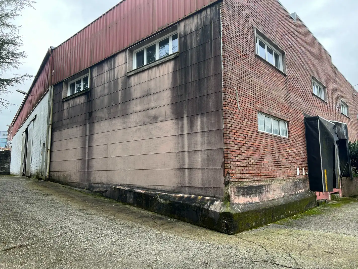 Vista exterior de Nave industrial de alquiler en Santiago de Compostela  con Calefacción