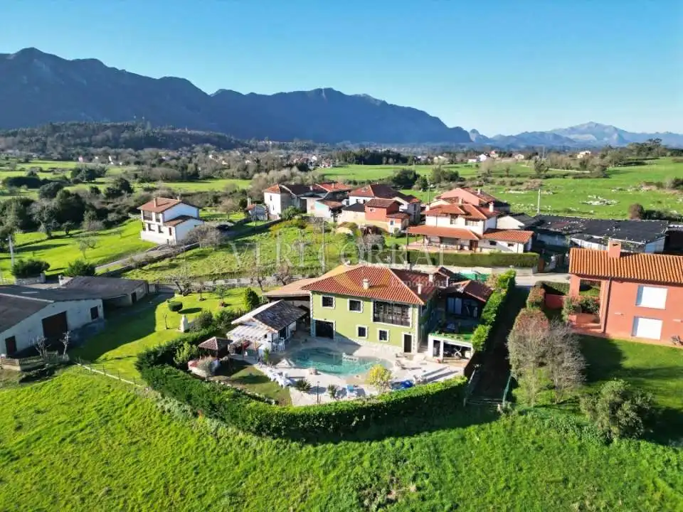 Vista exterior de Casa o chalet en venta en Llanes con Calefacción, Jardín privado y Terraza