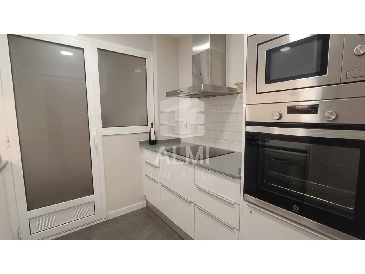 Cocina de Piso de alquiler en  Barcelona Capital con Aire acondicionado, Calefacción y Parquet