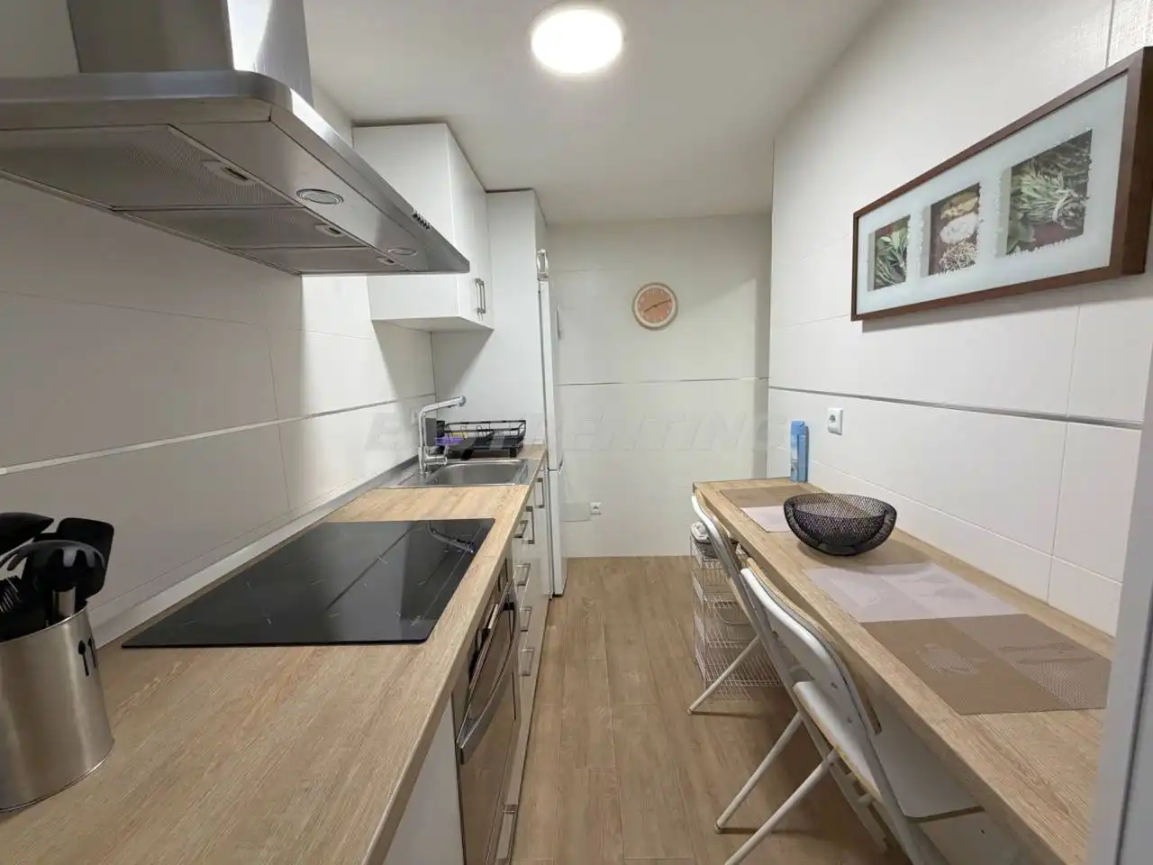 Cuina de Pis de lloguer en La Línea de la Concepción amb Aire condicionat, Terrassa i Moblat