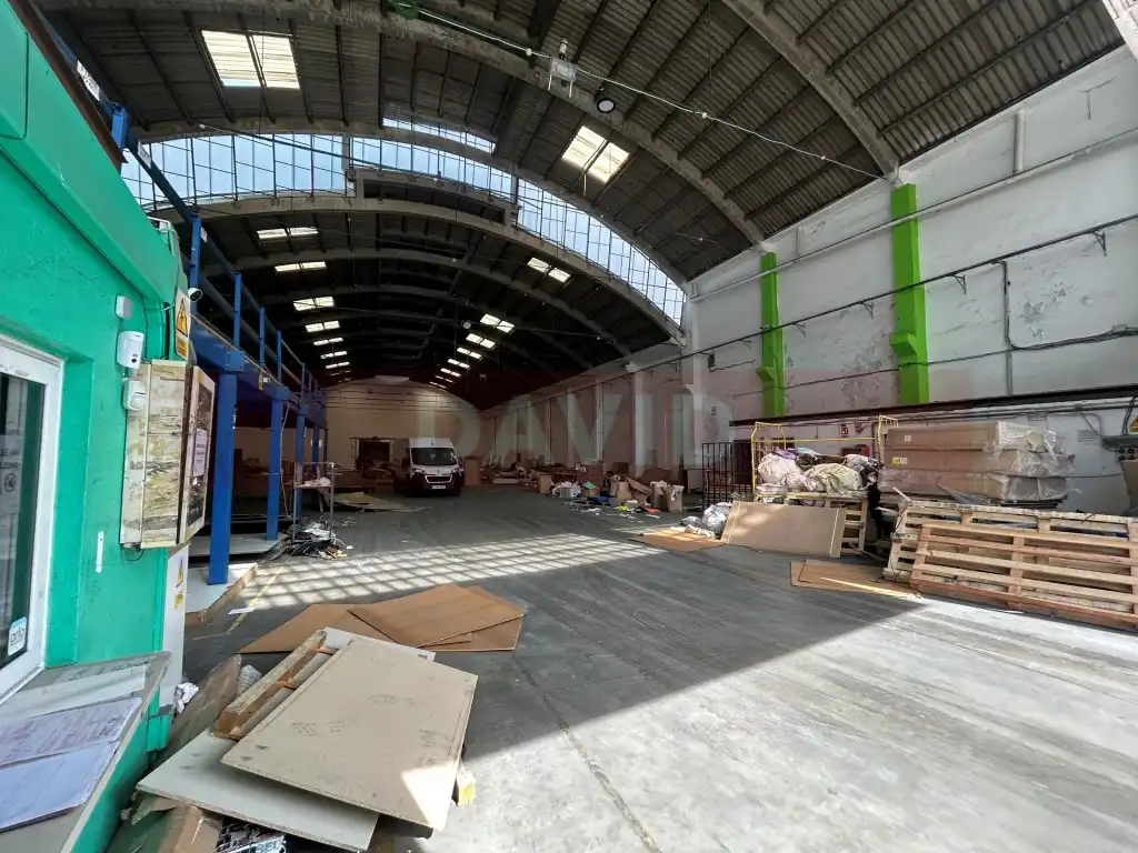 Industrial building for sale in Calle Crom Del, imagen 2