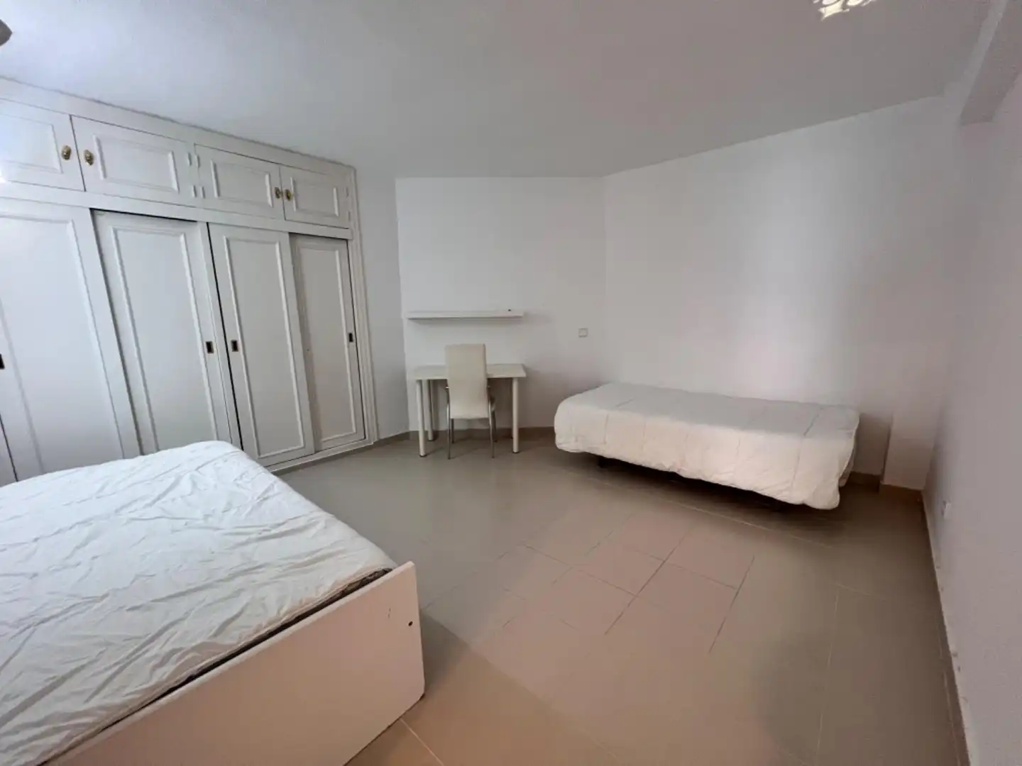 Dormitori de Casa adosada en venda en Mijas amb Jardí privat, Terrassa i Traster