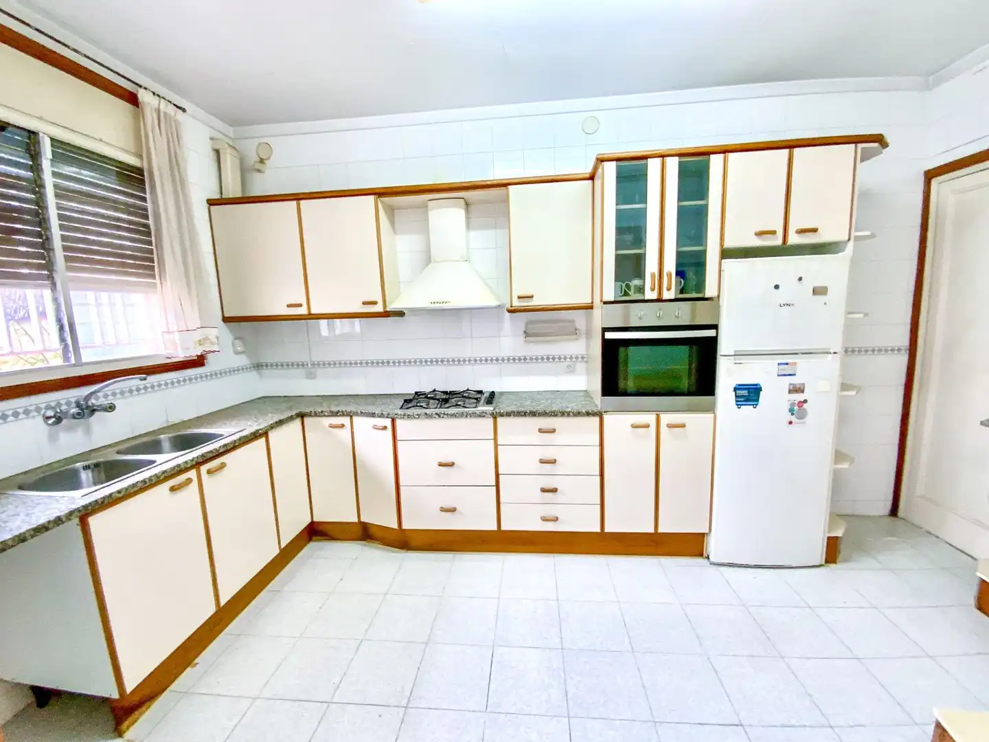 Kitchen of Detached homes for sale in El Masnou  with Private garden, Terrace and Balcony