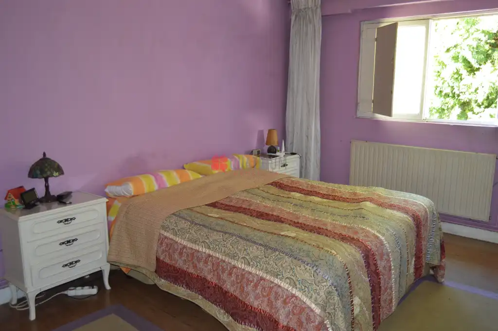 Habitación de Casa adosada en venta en Santiago de Compostela  con Calefacción y Jardín privado