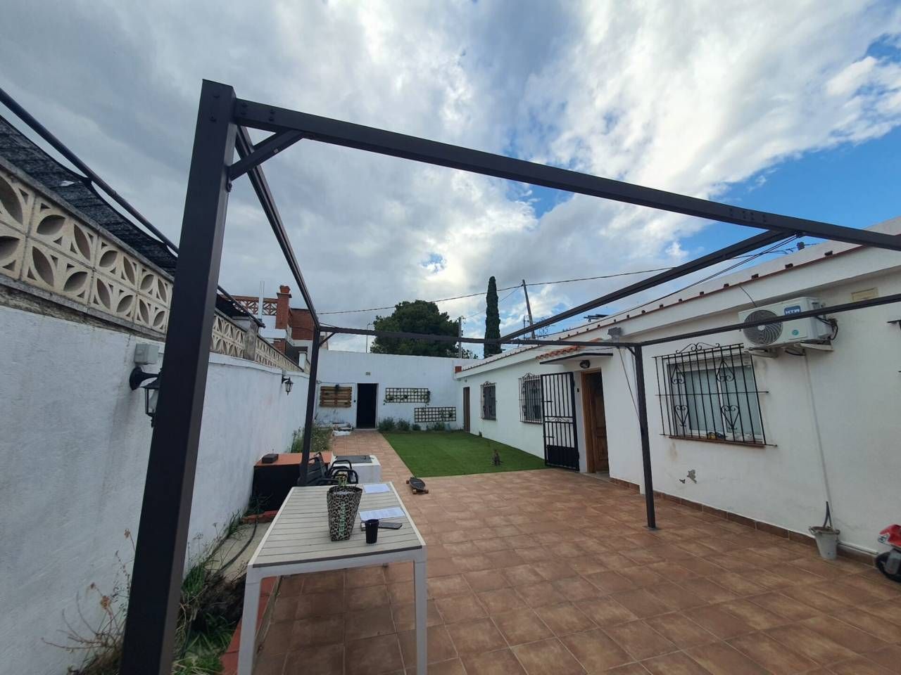 Terrassa de Finca rústica en venda en Vilanova i la Geltrú amb Jardí privat, Terrassa i Piscina