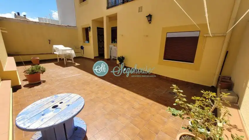 Vista exterior de Casa o xalet en venda en Segovia amb Calefacció, Parquet i Terrassa
