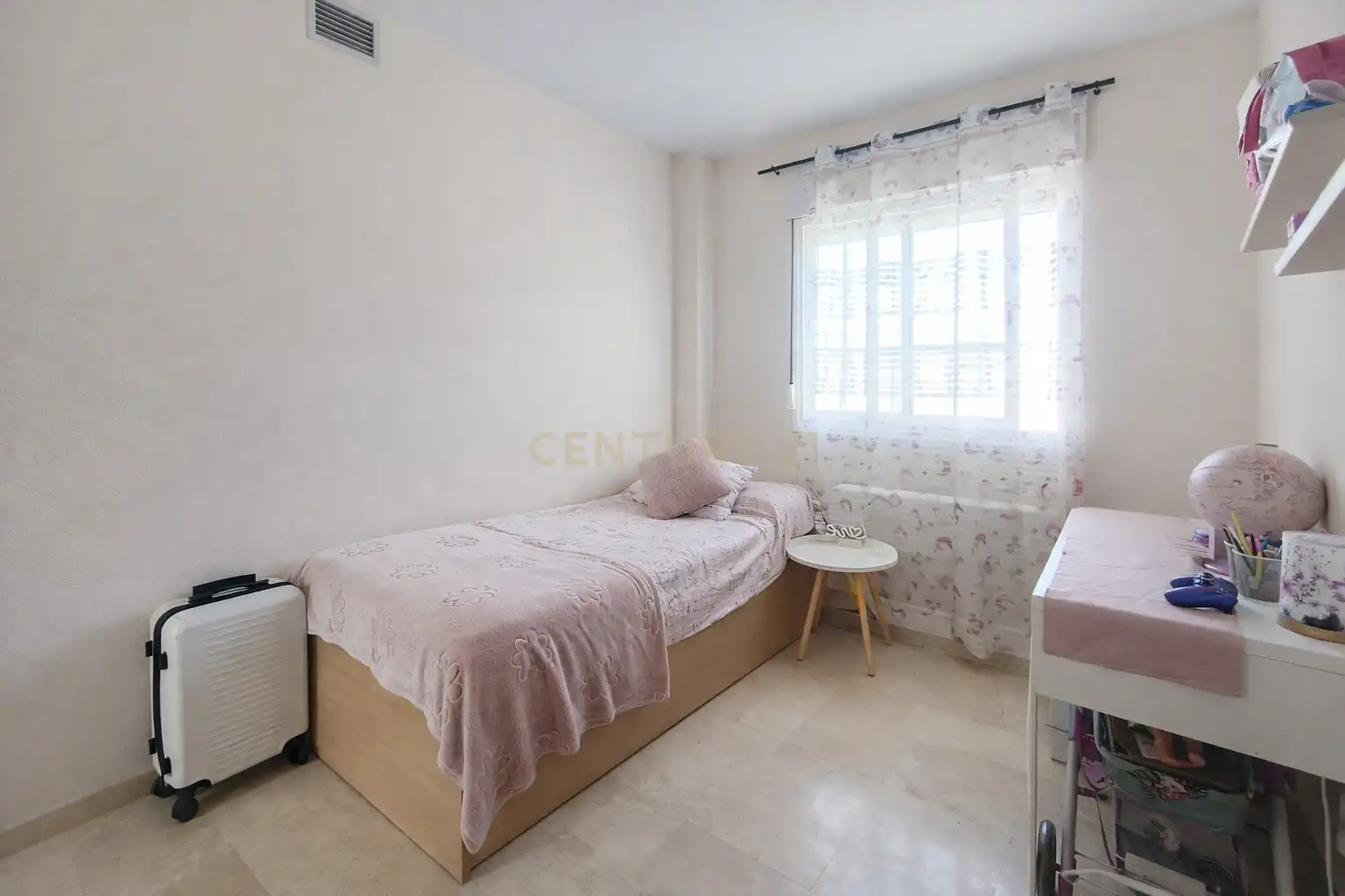 Habitación de Casa adosada en venta en La Nucia con Aire acondicionado, Trastero y Horno