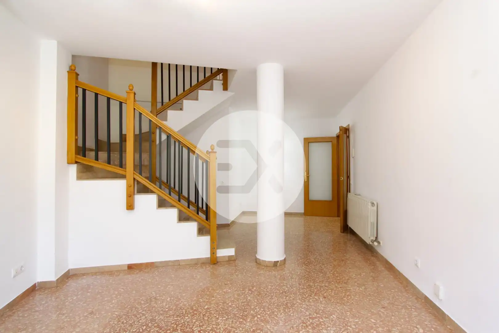 Maisonette zum Verkauf in Sant Boi de Llobregat mit Klimaanlage, Heizung und Terrasse