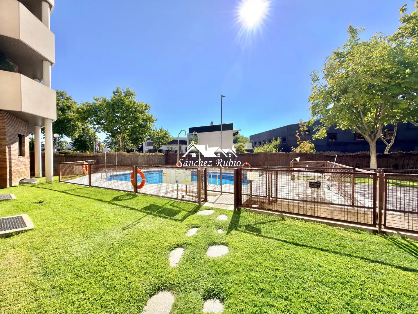 Swimming pool of Attic for rent in Las Rozas de Madrid  with Air Conditioner, Heating and Parquet flooring