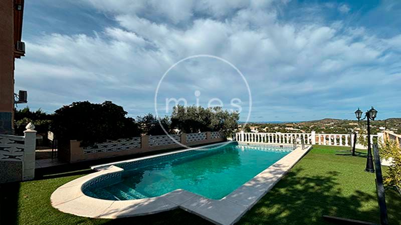 Piscina de Casa o xalet en venda en Turís amb Calefacció, Jardí privat i Terrassa