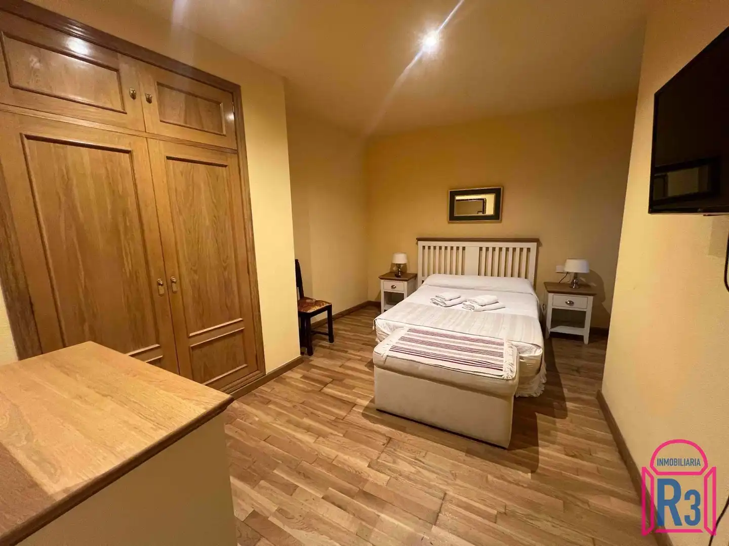 Habitación de Apartamento en venta en León Capital  con Calefacción y Trastero