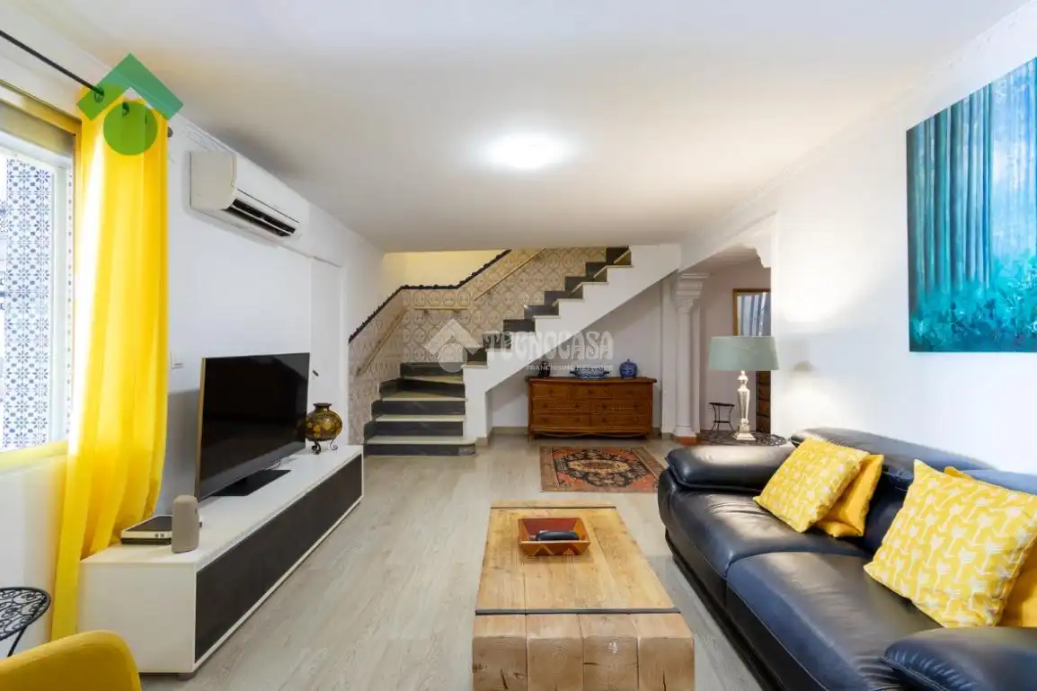 Sala de estar de Casa o chalet en venta en Almuñécar con Aire acondicionado y Terraza