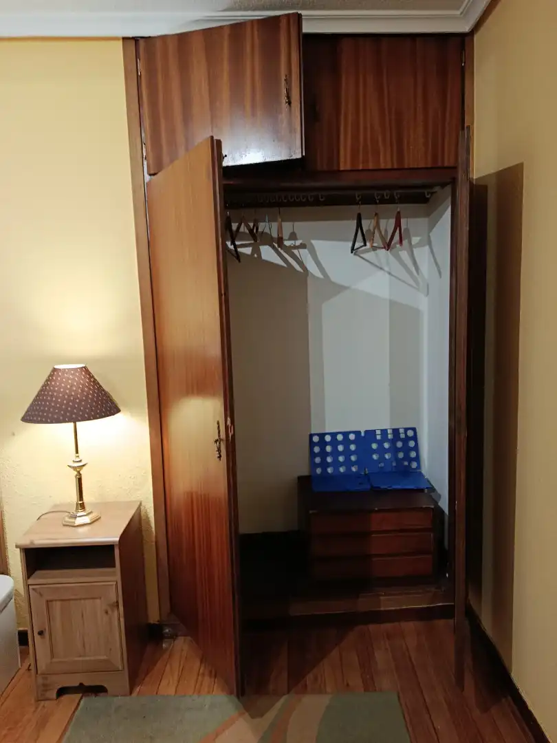 Habitación de Apartamento en venta en Santander con Calefacción, Trastero y Amueblado