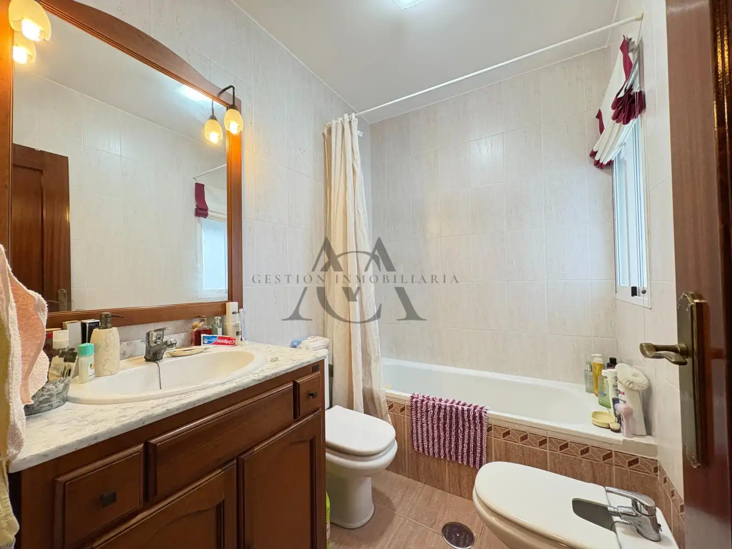 Baño de Piso en venta en Lucena con Aire acondicionado