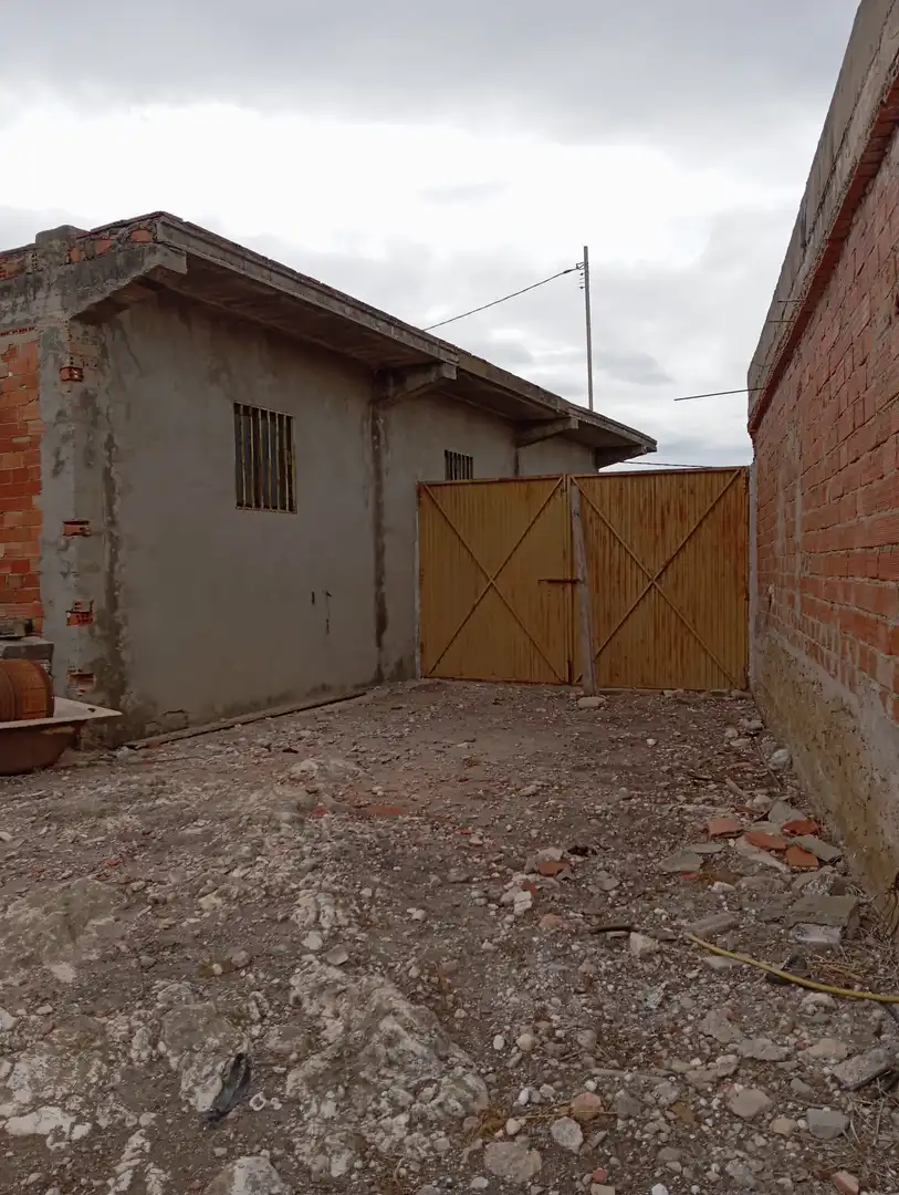 Vista exterior de Nave industrial en venta en Catadau