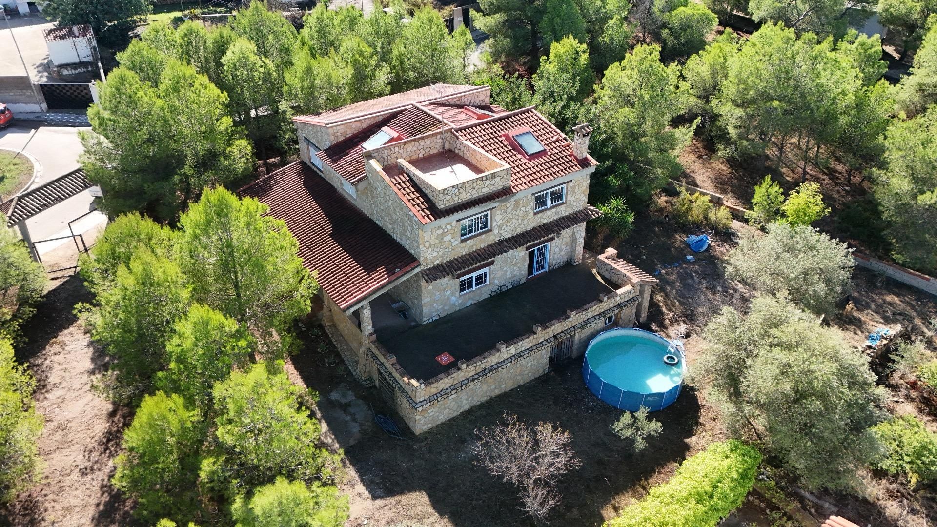 Vista exterior de Casa o xalet en venda en Casinos amb Jardí privat, Terrassa i Traster