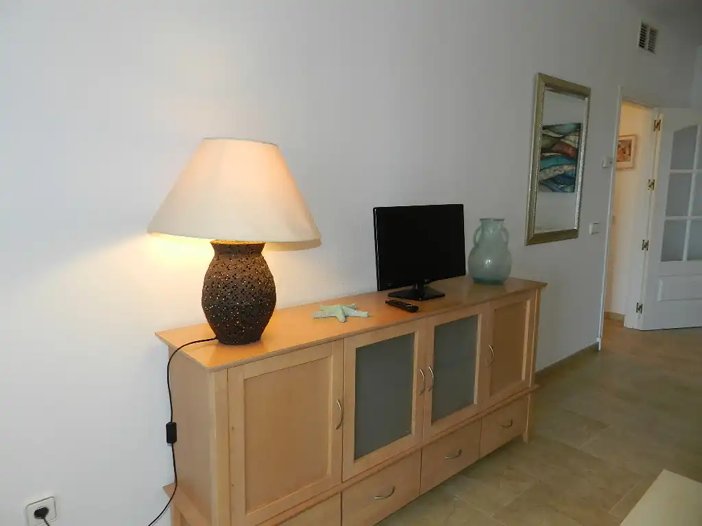 Sala d'estar de Apartament en venda en Manilva amb Aire condicionat, Terrassa i Traster