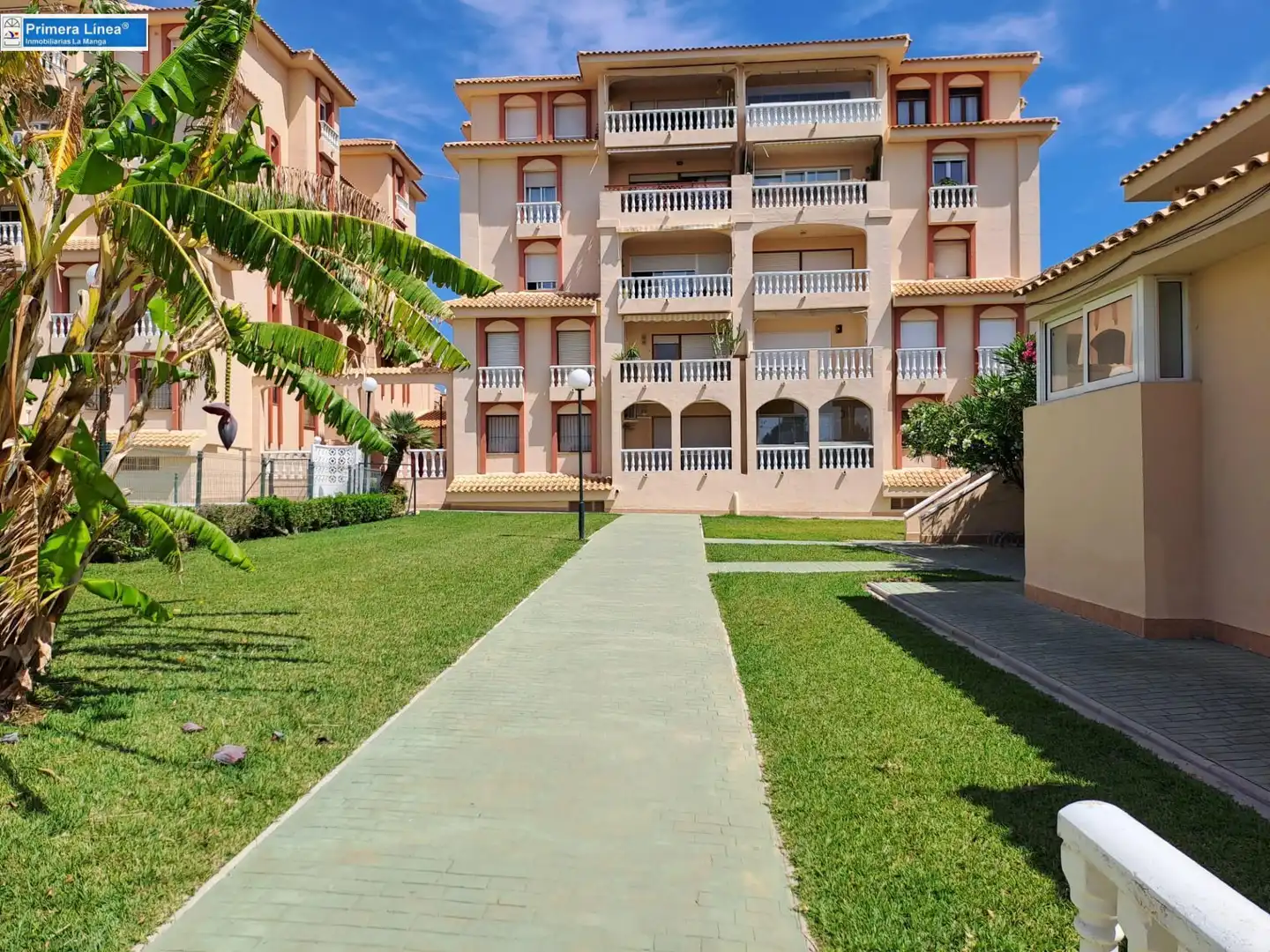 Außenansicht von Wohnungen zum Verkauf in Cartagena mit Privatgarten, Terrasse und Möbliert