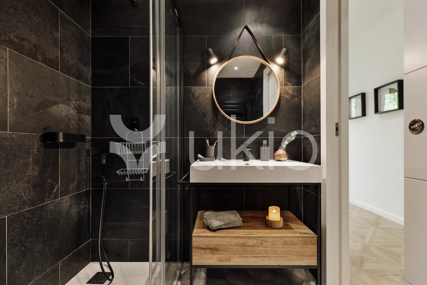 Bany de Apartament de lloguer en Barcelona amb Aire condicionat, Calefacció i Moblat