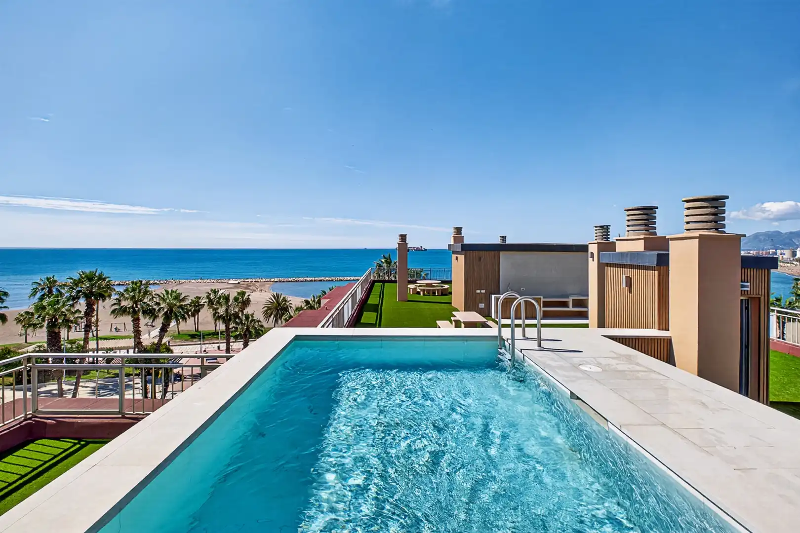 Piscina de Ático en venta en Málaga con Aire acondicionado, Terraza y Piscina