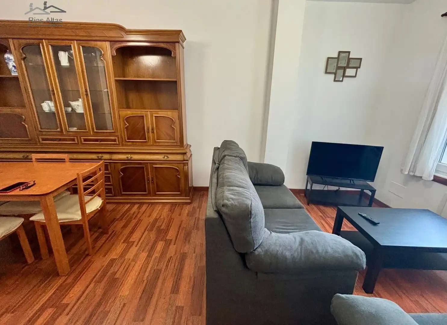 Sala d'estar de Pis de lloguer en A Coruña Capital  amb Calefacció i Moblat