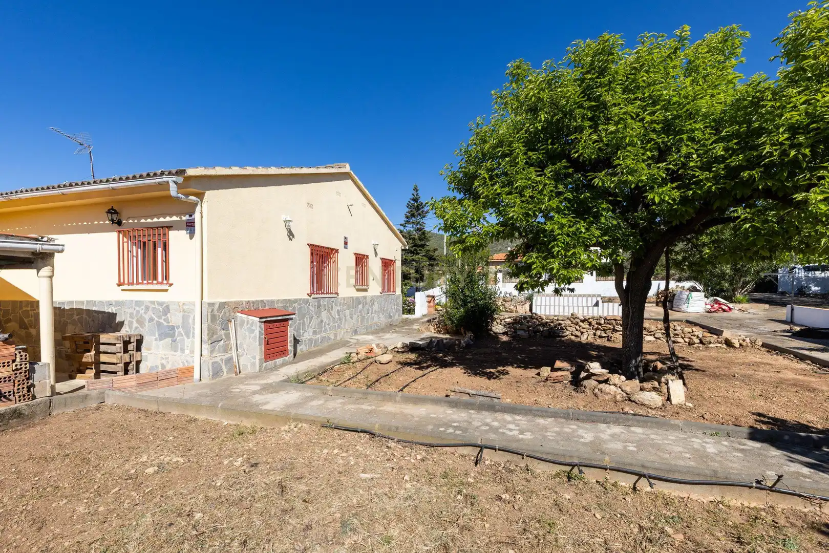 Vista exterior de Casa o xalet en venda en El Montmell amb Jardí privat i Traster