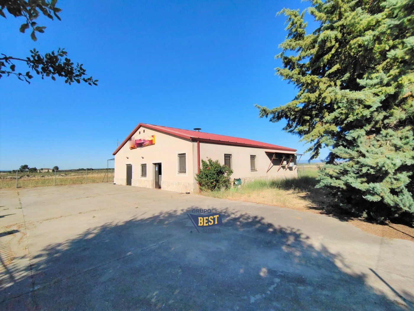 Exterior view of Industrial buildings for sale in Veganzones