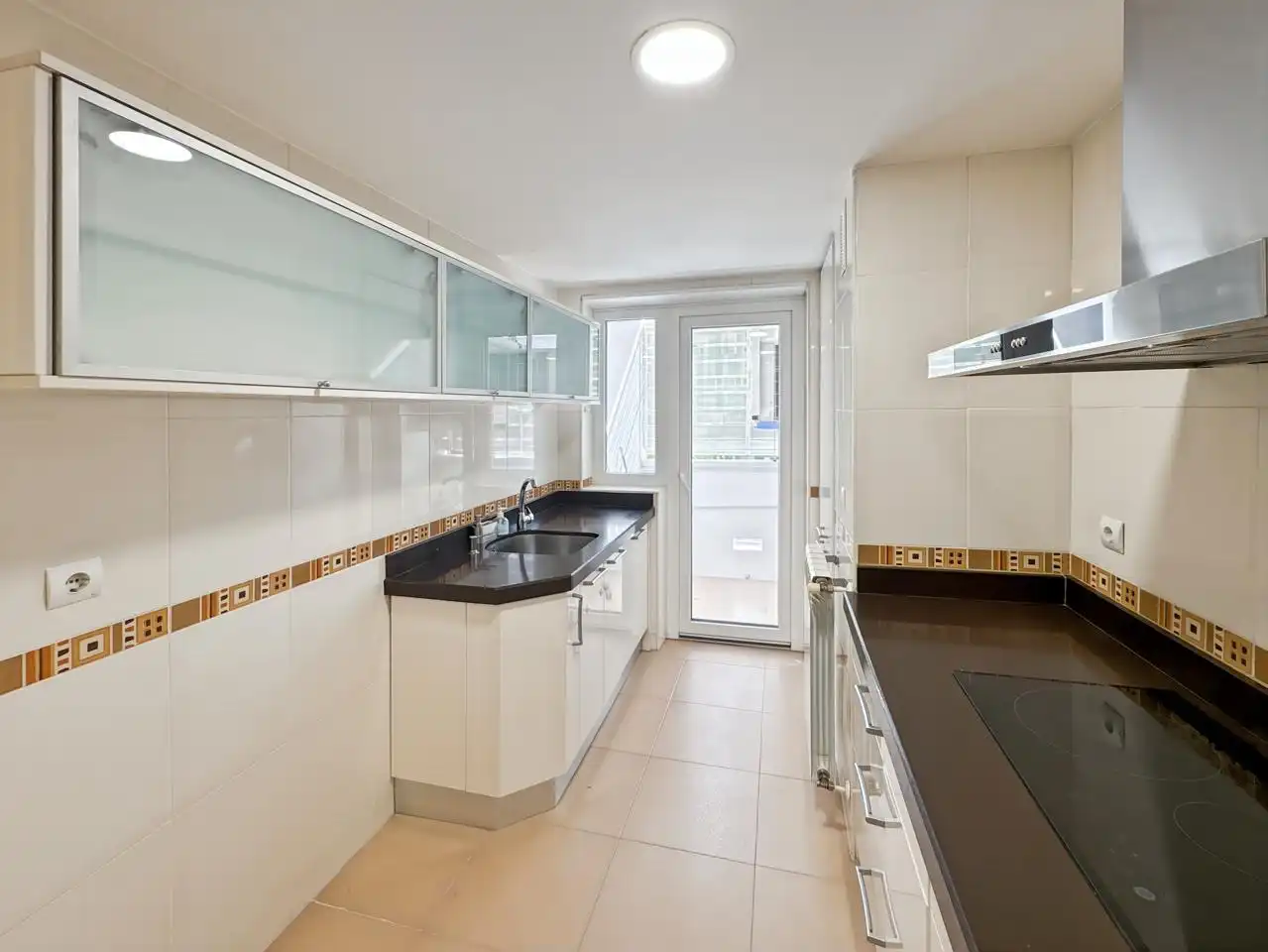 Flat with lift for sale in Calle de Bernardino de Pantorba, imagen 5