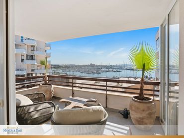 Flat with balcony for sale in Centre
