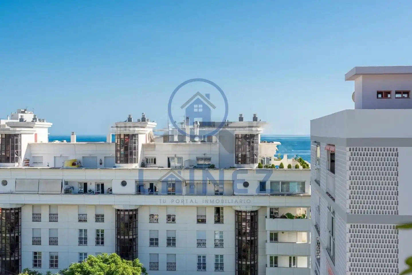 Außenansicht von Dachboden zum Verkauf in Marbella mit Klimaanlage, Heizung und Terrasse
