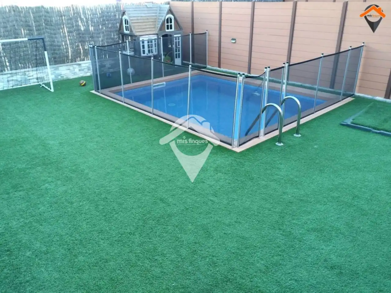 Piscina de Casa o xalet en venda en Sant Quirze del Vallès amb Aire condicionat, Calefacció i Jardí privat
