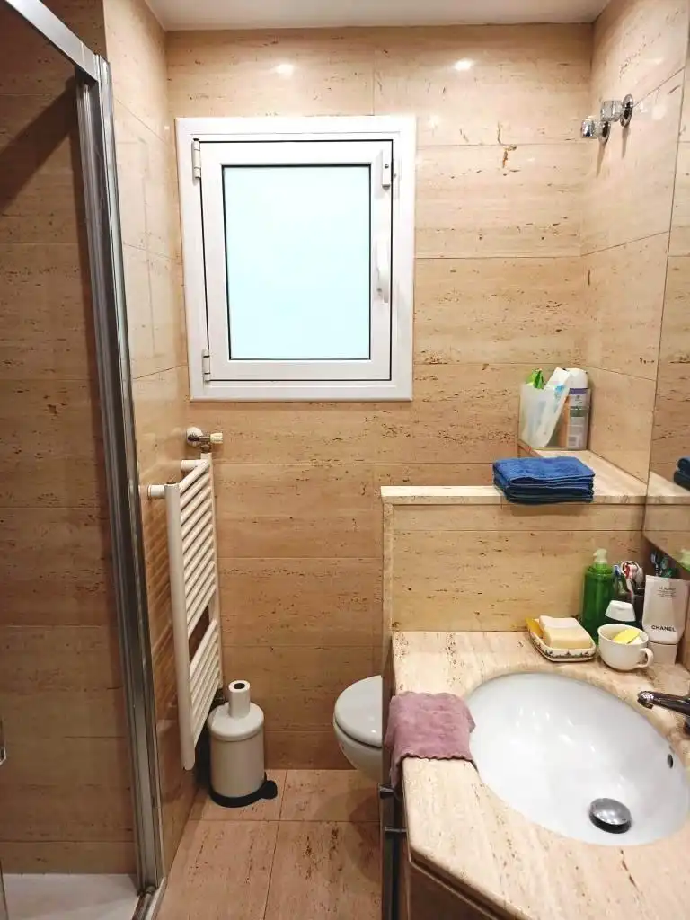 Badezimmer von Wohnungen zum Verkauf in Barcelona