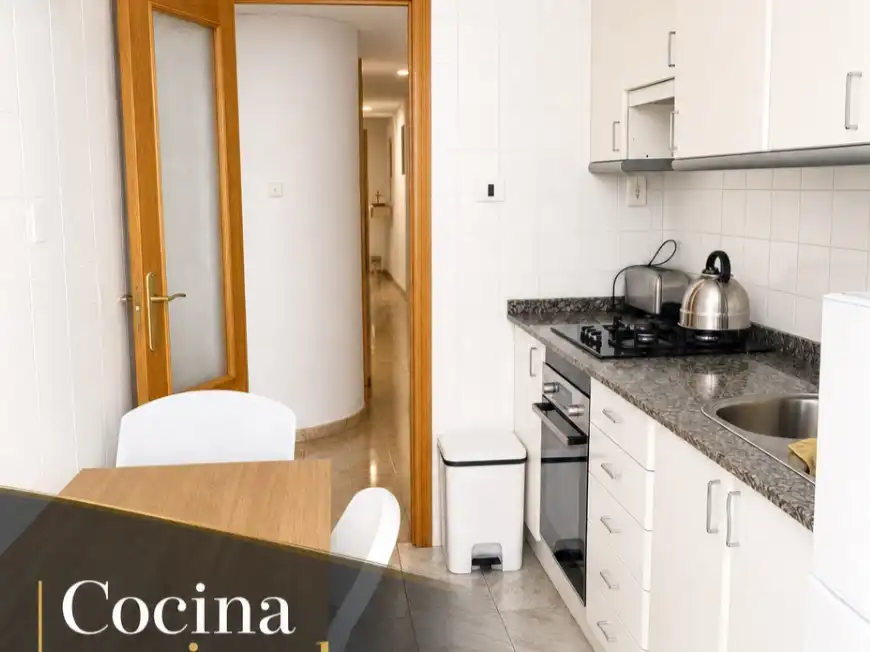 Küche von Wohnung zum Verkauf in Gandia mit Klimaanlage, Terrasse und Balkon