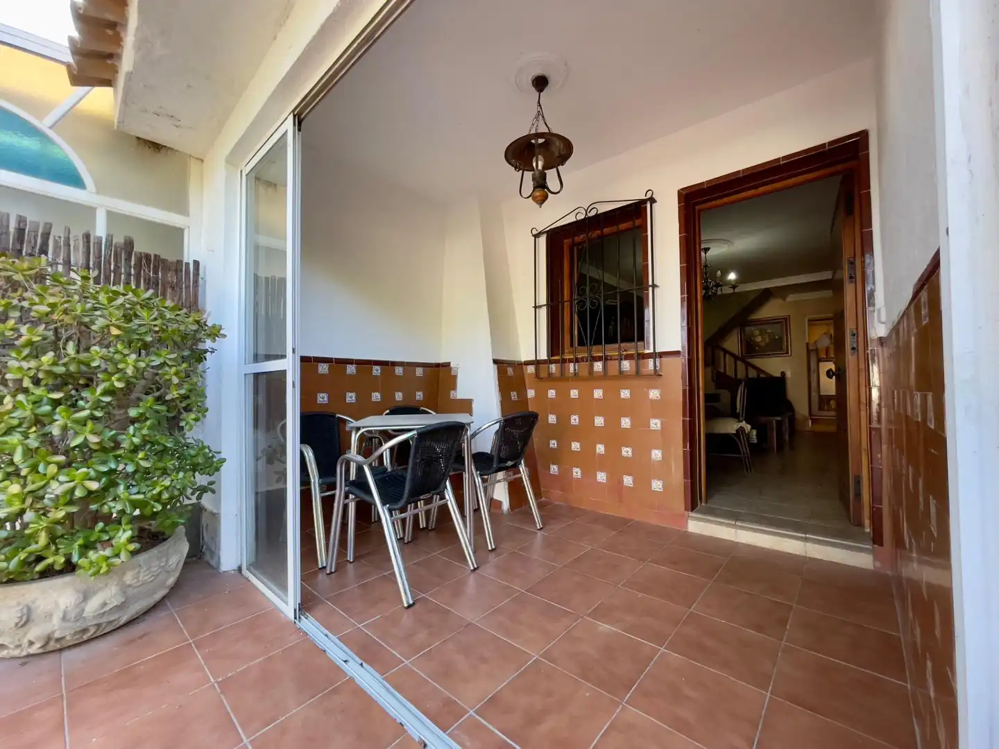 Terrassa de Casa adosada en venda en Chiclana de la Frontera amb Aire condicionat, Jardí privat i Terrassa