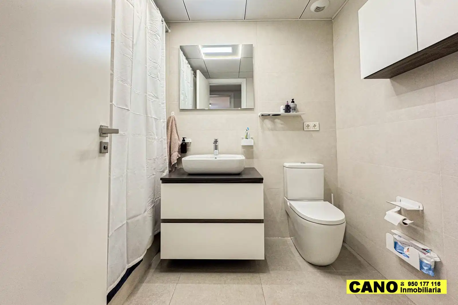 Bathroom of Flat for sale in Almería  with Terrace, Storage room and Swimming Pool