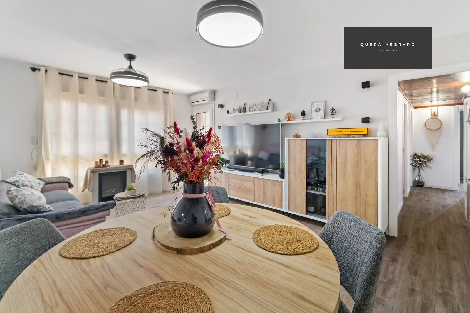 Wohnzimmer von Dachboden zum Verkauf in Rubí mit Klimaanlage, Heizung und Parkett