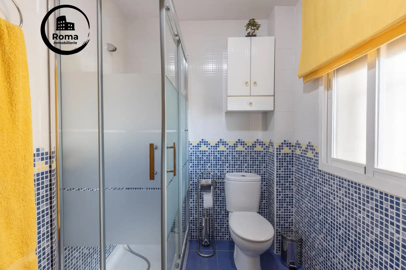 Badezimmer von Einfamilien-Reihenhaus zum Verkauf in Vegas del Genil mit Klimaanlage, Heizung und Terrasse