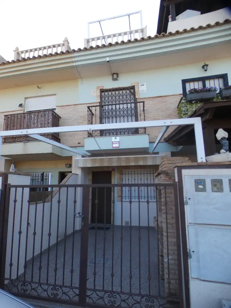 Reihenhaus mit Terrasse zum Verkauf in Los Peñascos - El Salero - Los Imbernones, imagen 6
