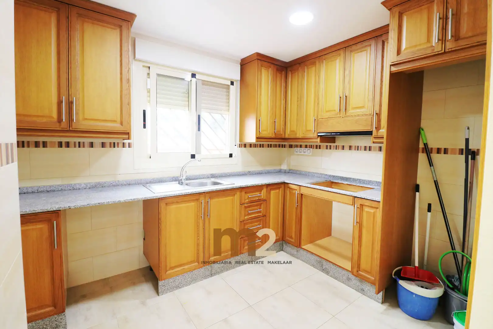 Cuina de Casa o xalet en venda en Guardamar del Segura amb Aire condicionat, Terrassa i Moblat