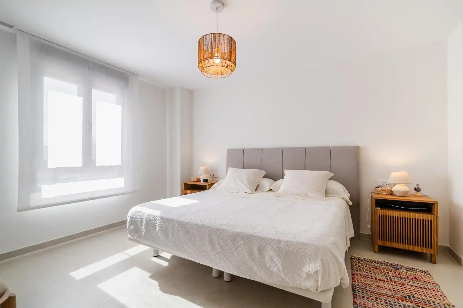 Schlafzimmer von Wohnungen zum Verkauf in Benicasim / Benicàssim mit Klimaanlage, Heizung und Privatgarten