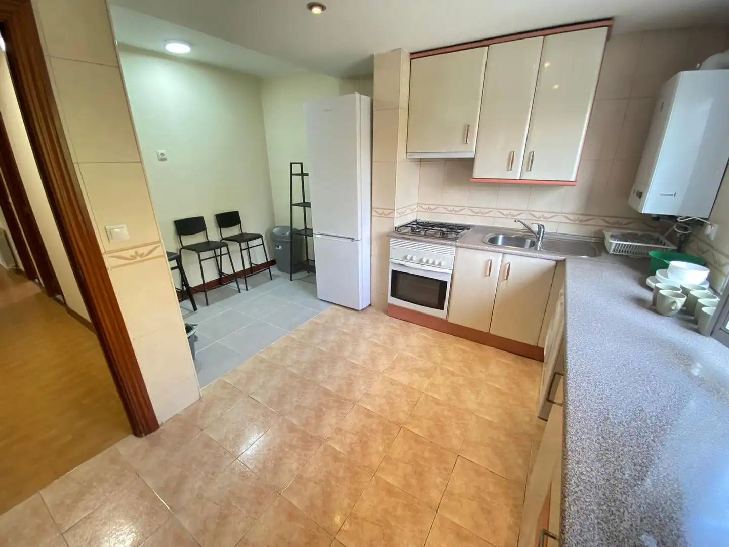 Room in Calle Pico de Alba, 1, Palomeras Bajas