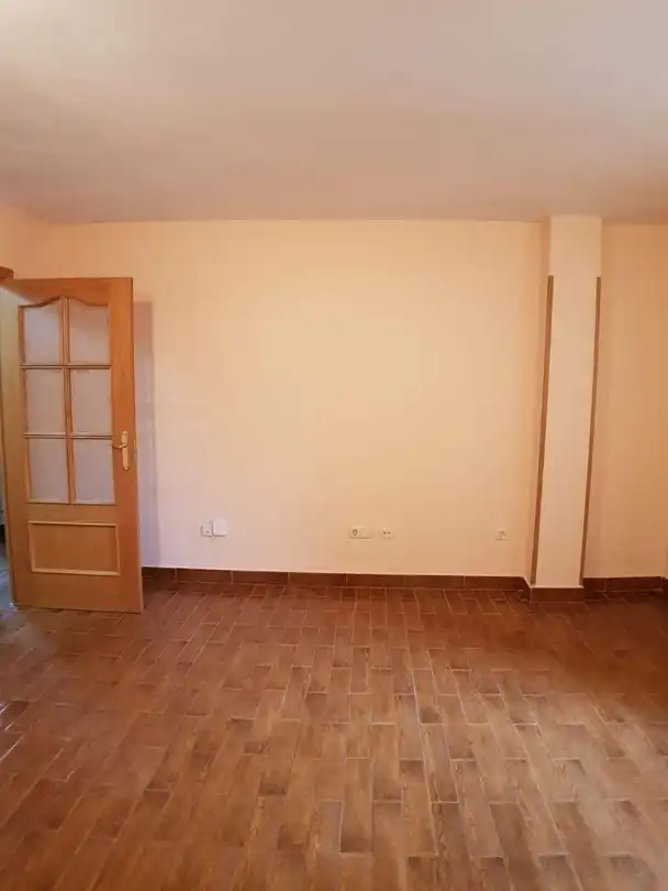 Wohnung zur Miete in Madrid mit Heizung, Privatgarten und Terrasse
